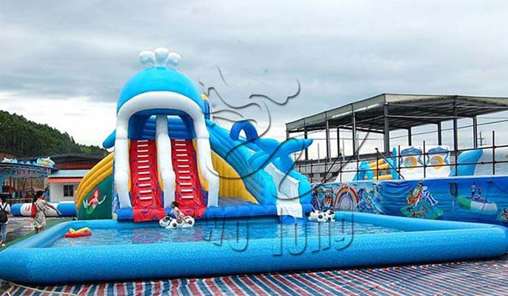 小鯨魚嬉水滑梯 充氣水池滑梯組合而成的夏季兒童嬉水樂園